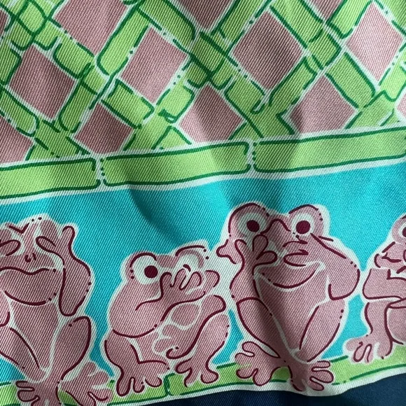 Lilly Pulitzer authentic square scarf with box and bag - Picture 6 of 11